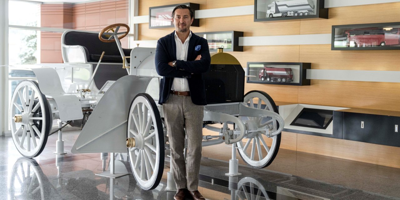 Mercedes-Benz Kamyon Finansman A.Ş. CEO’su Gökmen Onbulak bir taç daha taktı