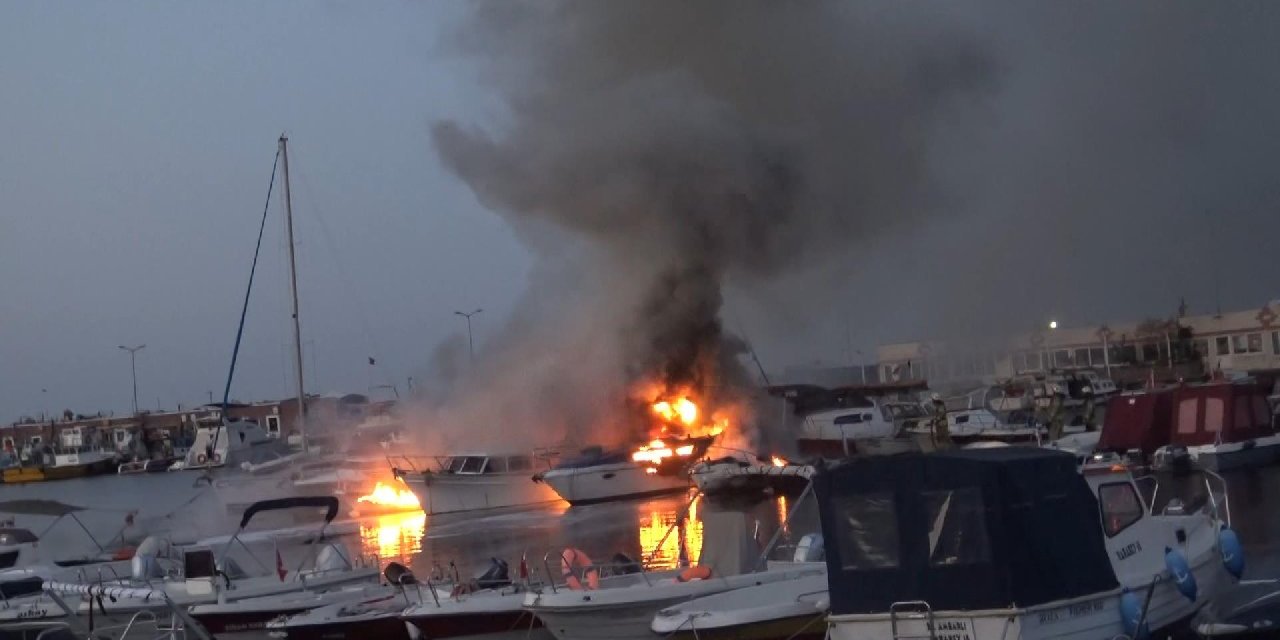 Avcılar Ambarlı Sahili'nde 7 tekne yandı