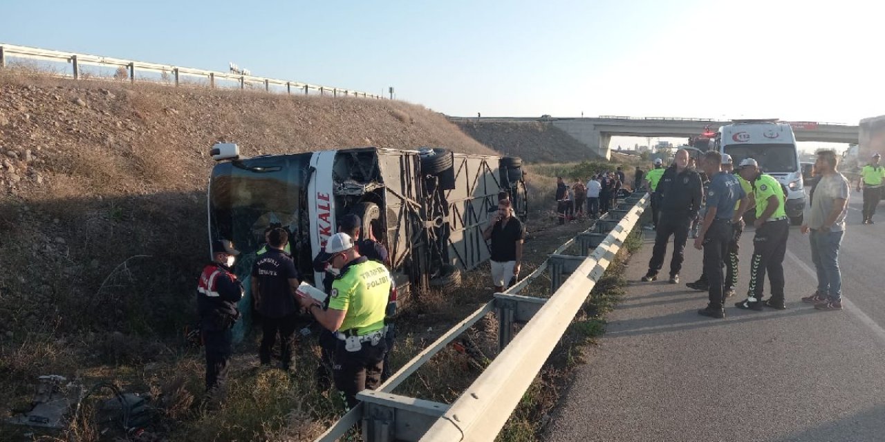 Asker adaylarını taşıyan otobüs devrildi; 1 ölü, 30 yaralı