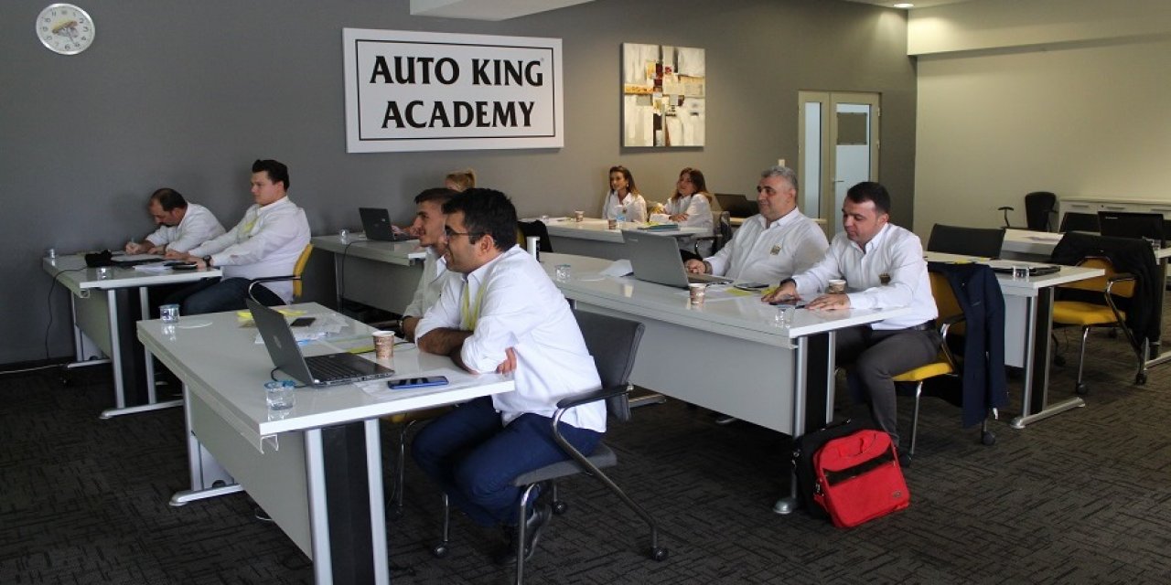 Auto King, Uzman Ekspertizler Yetiştirecek
