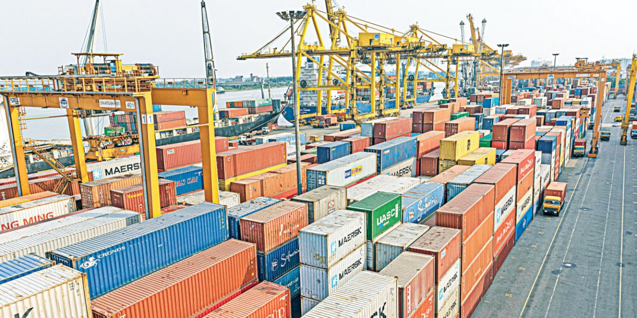 Limanlarda ihalesiz süre uzatımı “ısrarla” yine TBMM’de