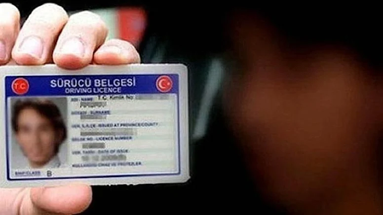 Eski tip ehliyetlerin değiştirilme süreleri uzatıldı