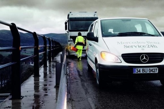 Mercedes-Benz müşterilerinin yanında