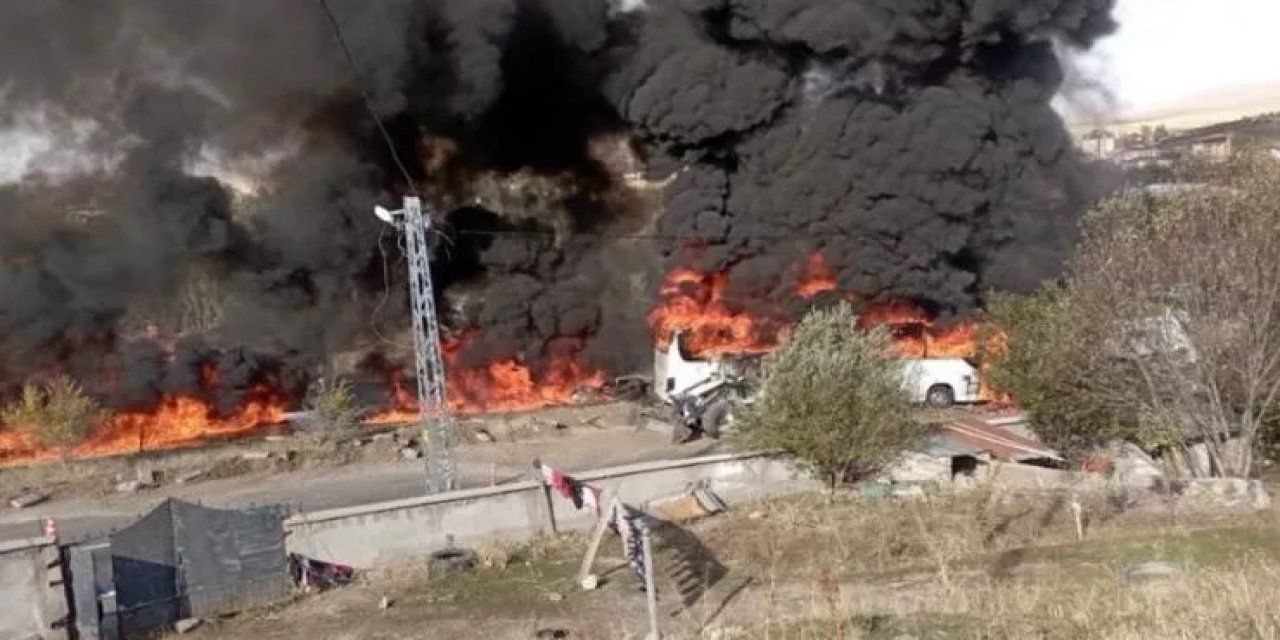 Ağrı'da yolcu otobüsü ile tanker çarpıştı, alevlerin arasında ölü ve yaralılar var
