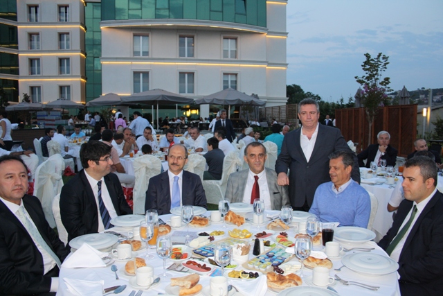 Öztaş iftarında sürpriz finansman kampanyası