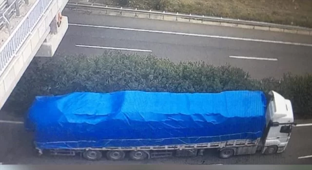 Sahte plakalı tırla fabrikadan 27 ton iplik çaldılar