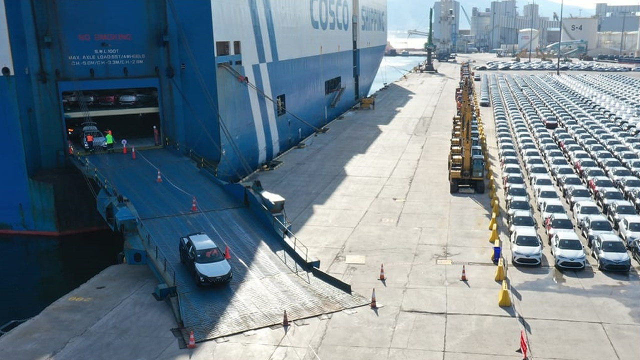 4 bin Cherry otomobil taşıyan COSCO gemisi Safiport Limanı'na yanaştı