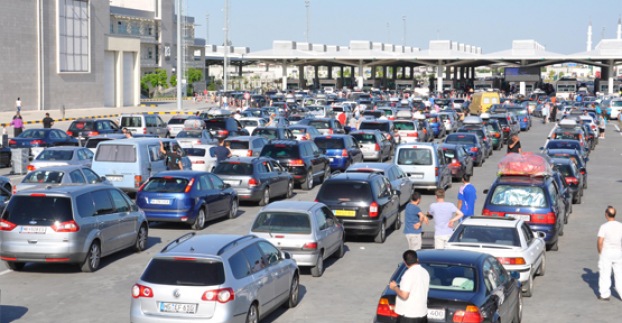 Kapıkule'de 6 km'lik tır kuyruğu