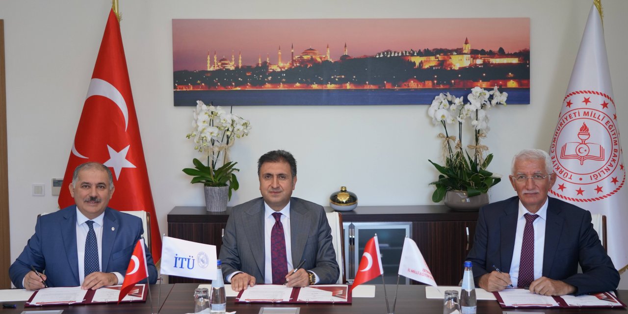 MEB, İTÜ ve Uyumsoft teknolojik zekalı liseli gençler yetiştirecek