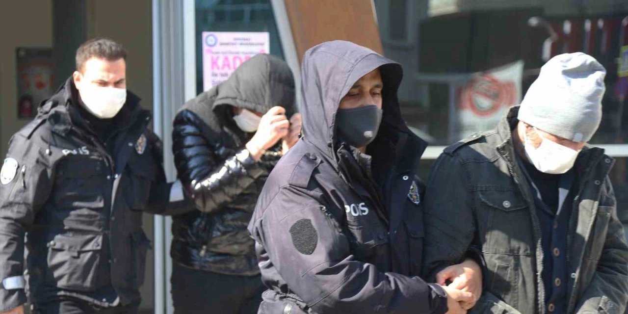 "Hayali konteyner" çetesi yargı önünde