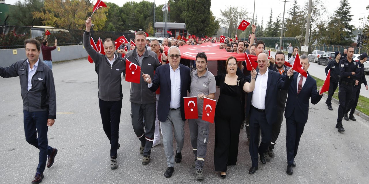 Otokar Çalışanlarından "Cumhuriyet" Yürüyüşü