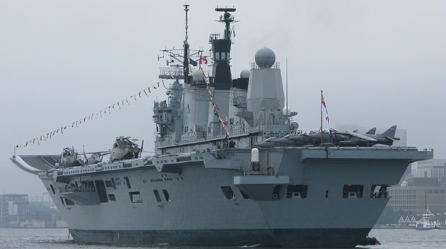 HMS Ark Royal, İzmir tersanesinde