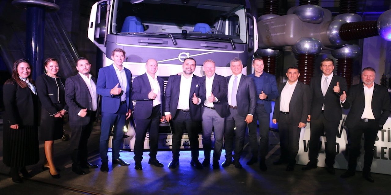 Volvo'dan DSV'ye dünyanın 3. büyük elektrikli çekici teslimatı