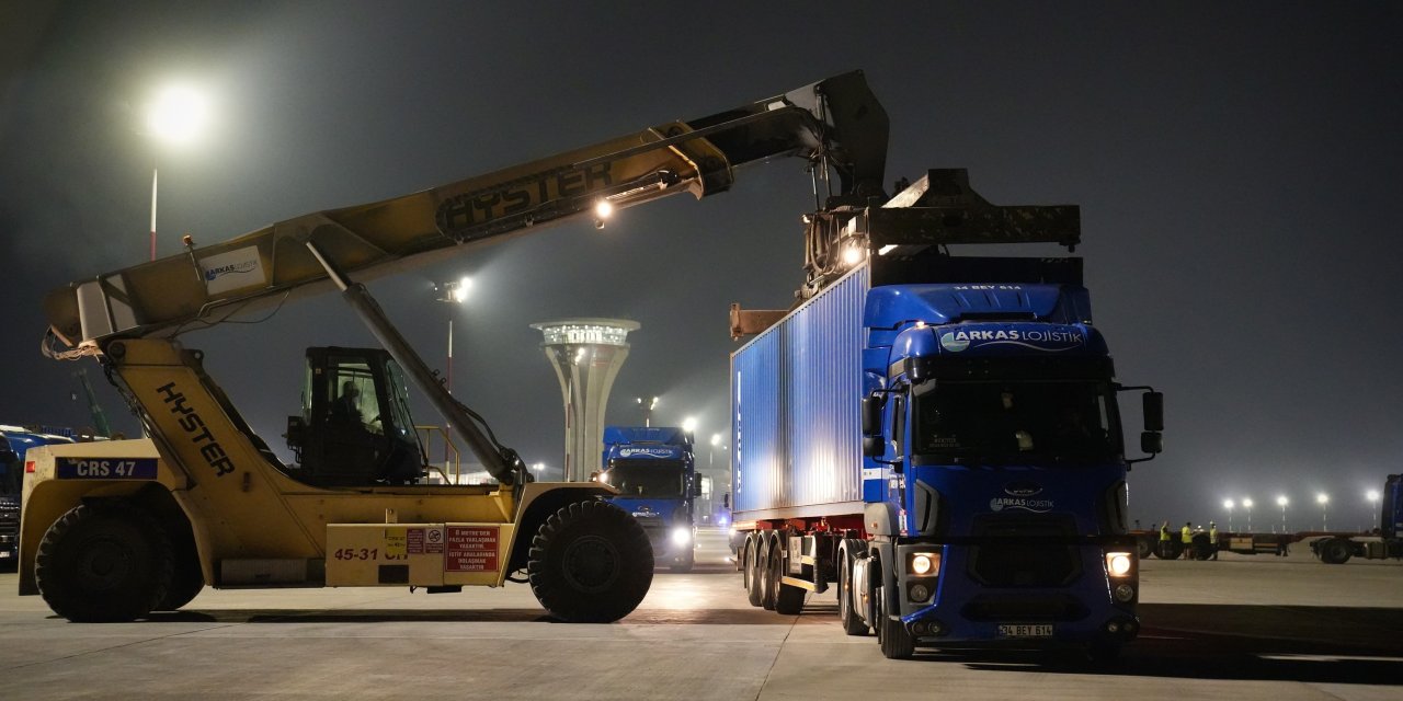 Adana Havalimanı'nı da Arkas Lojistik taşıdı