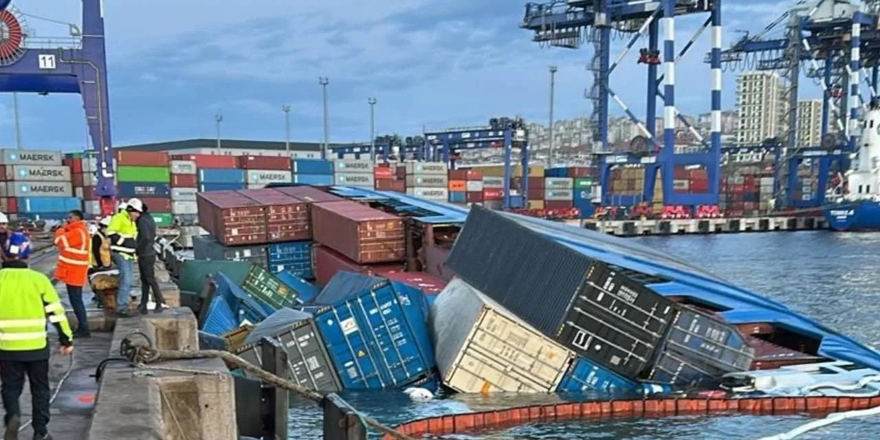 Ambarlı Limanı'nda konteyner gemisi battı