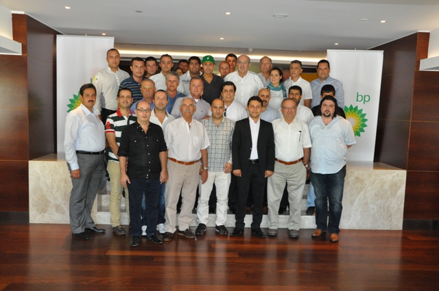 Mustafa Sandal, BP bayileriyle buluştu