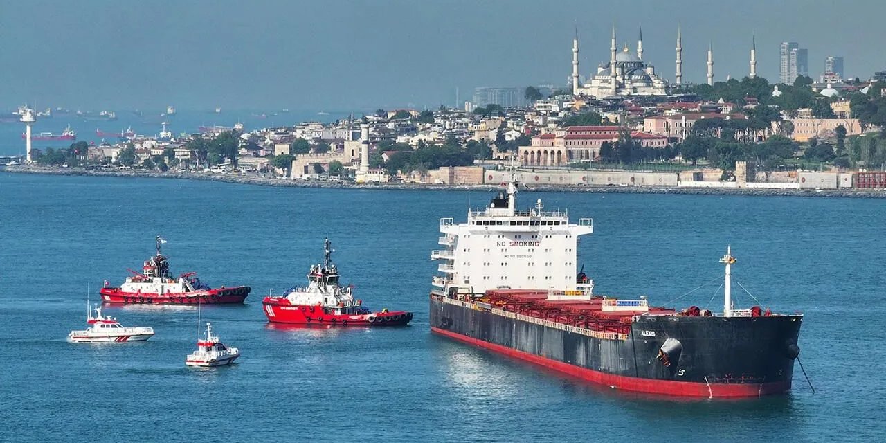 Boğazlardan gemi geçiş ücretleri zamlanıyor