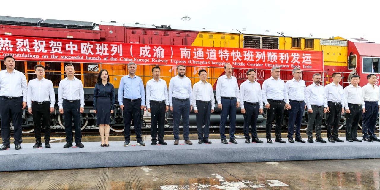 Pasifik Eurasia ve China Railway anlaşmasında ilk trenler yola çıktı