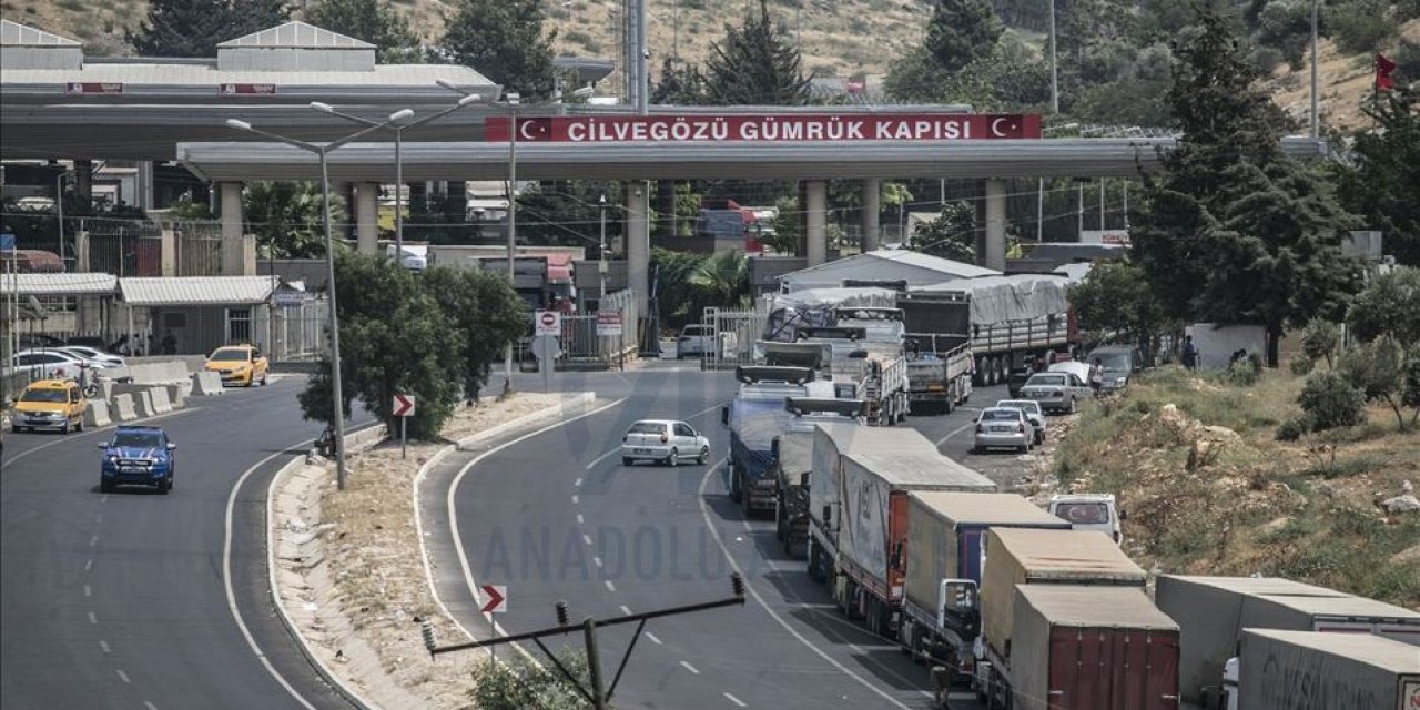 Türk tırları 14 yıl sonra Suriye üzerinden Kuveyt’e girdi