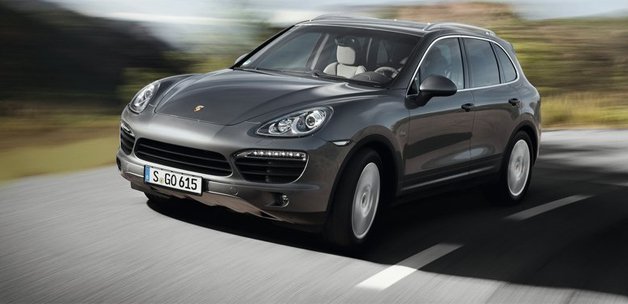 Porsche'nin tavanı su sızdırdı