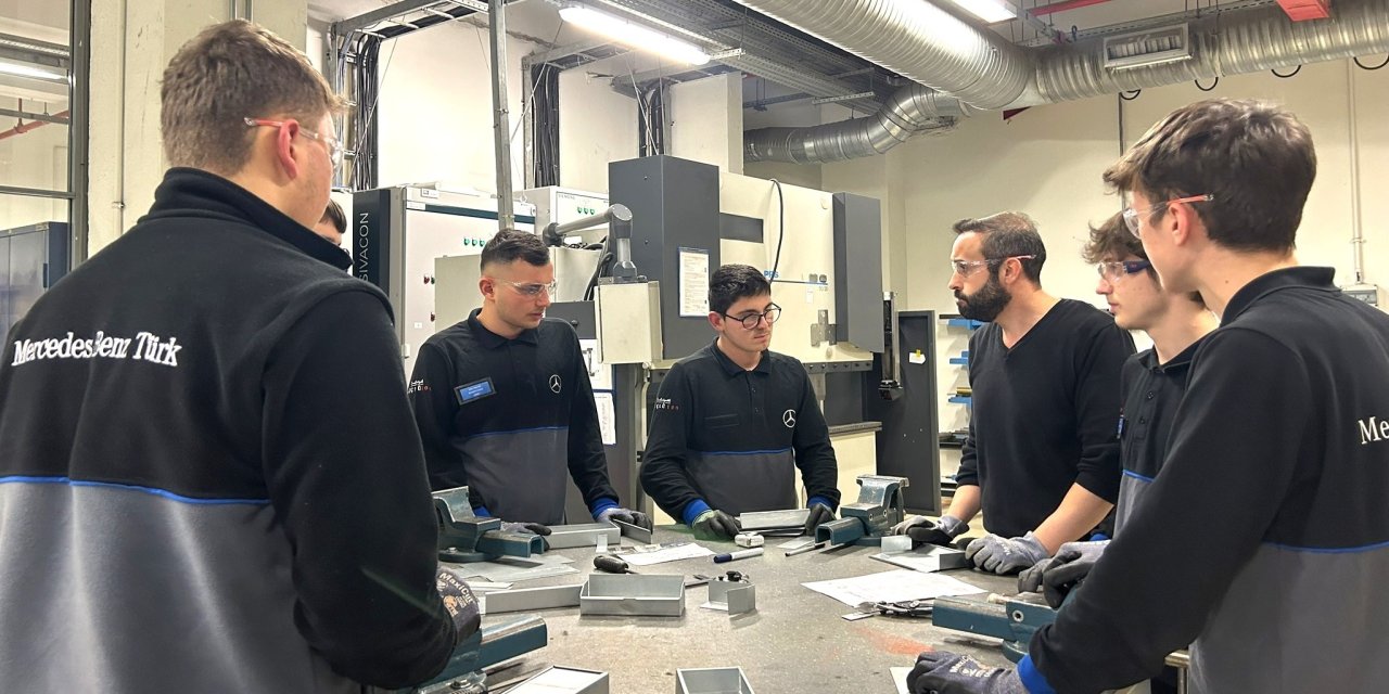 Mercedes-Benz Türk’ün Meslek Lisesi’nde staj dönemi başladı