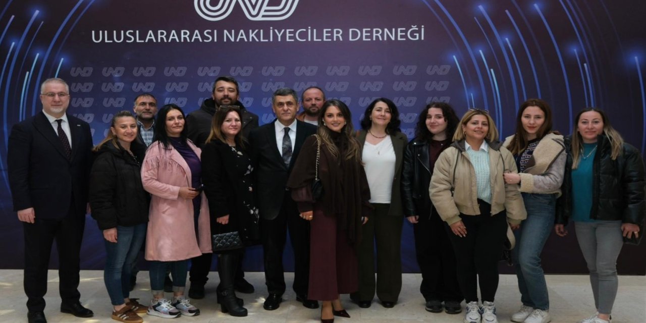 UND Kadın Tır Sürücü Akademisi 2. Dönem Mezunlarını Verdi