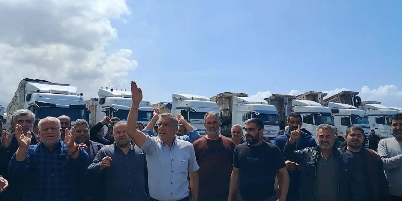 Navlunlar yarıya düşünce, 800 TIR şoförü kontak kapattı