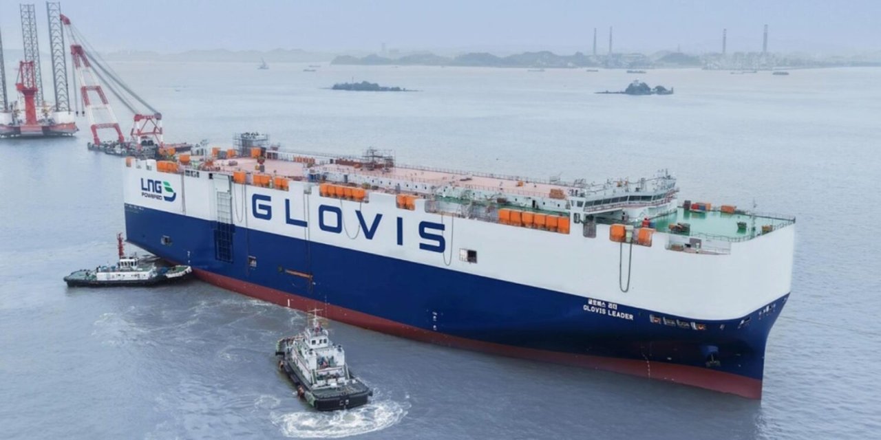 Bu gemi, tek seferde 10.800 araç taşıyor