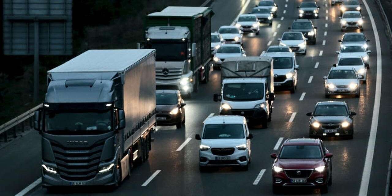 Bayram tatili dönüşü kamyonlara yol yasağı