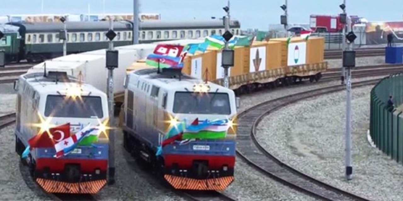 Bakü-Tiflis-Kars Demiryolu 2 Haziran'da resmen açılıyor