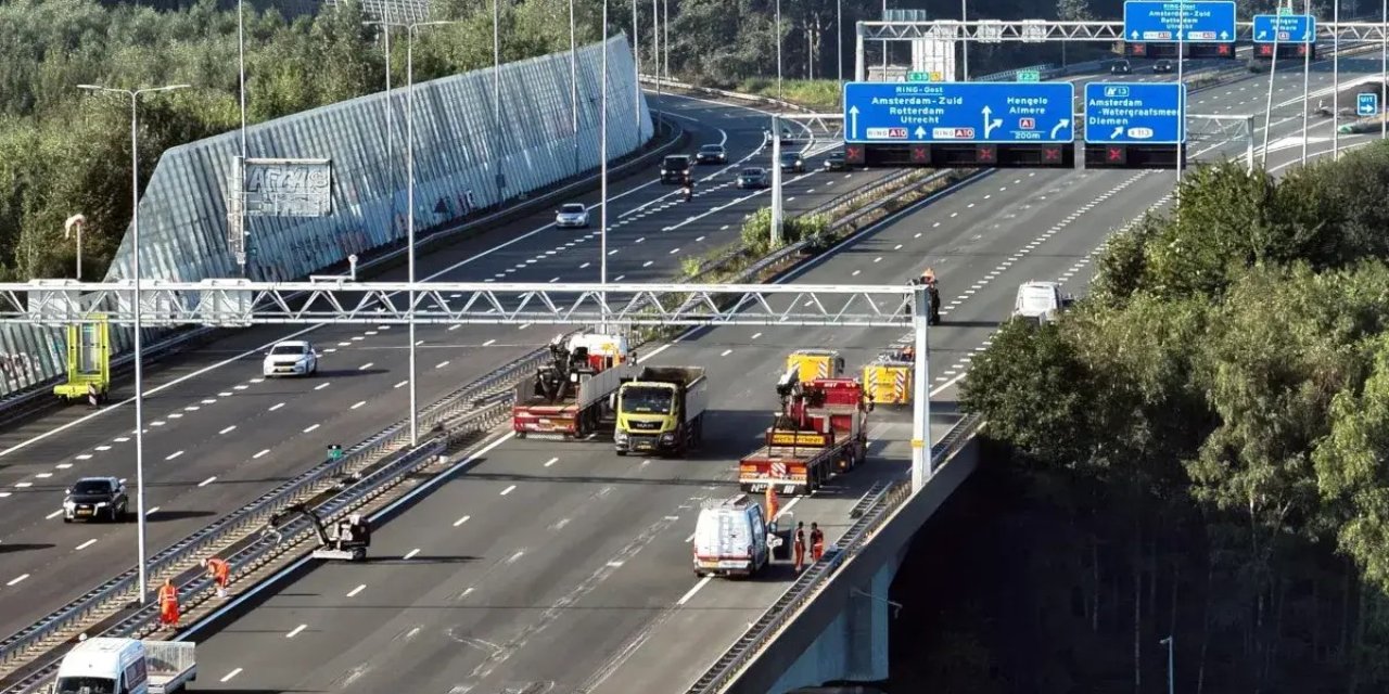 Hollanda, kamyon geçiş ücretini km üzerinden almaya başladı