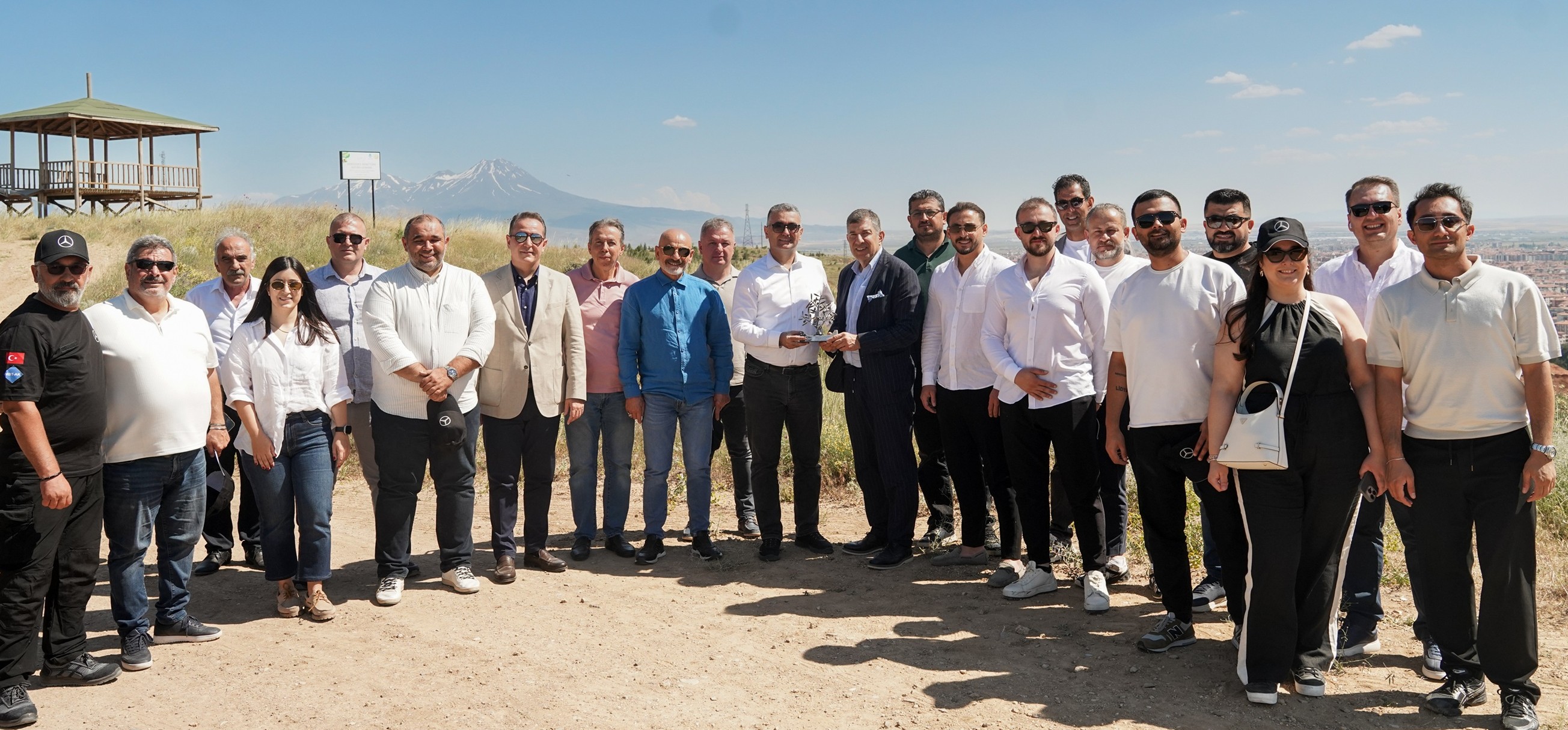 Mercedes-Benz Türk ve Kâmil Koç iş ortaklığı geleceğe kök salıyor