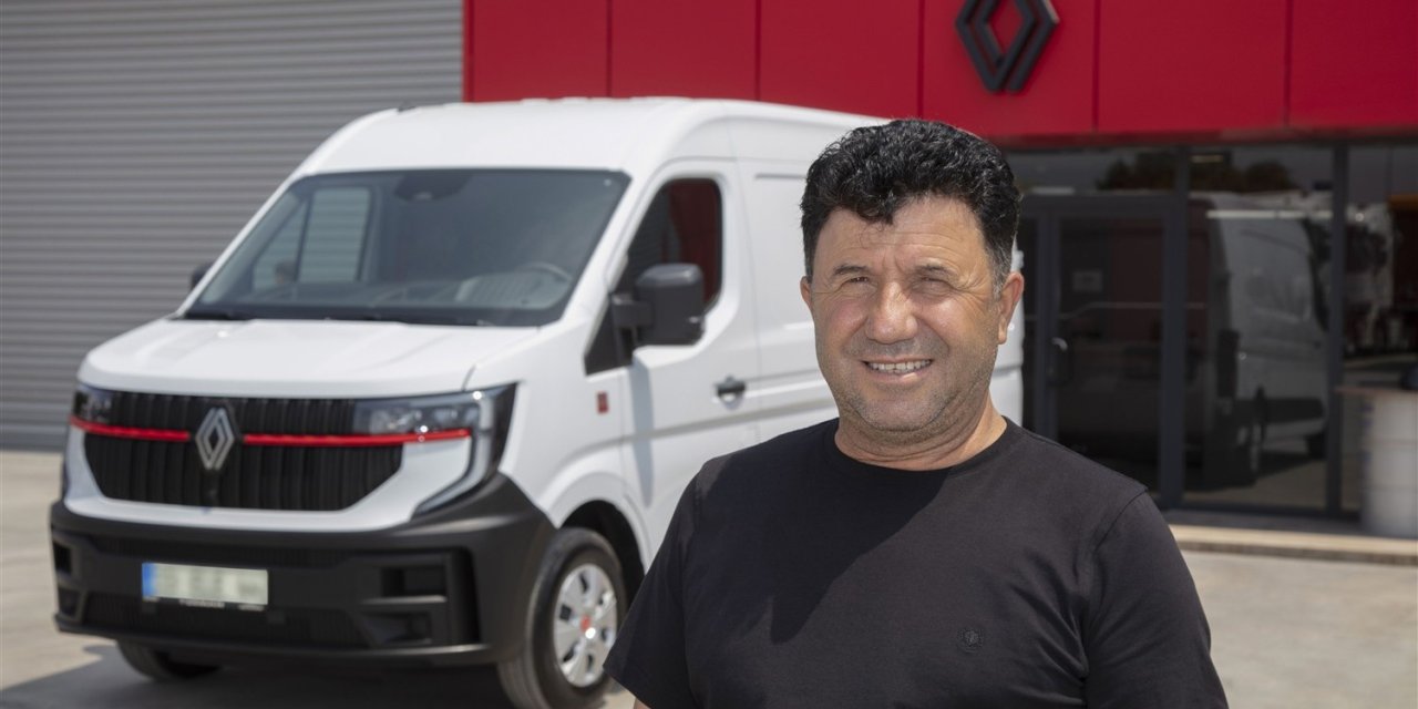 Renault Trucks, ilk hafif ticari teslimatını gerçekleştirdi