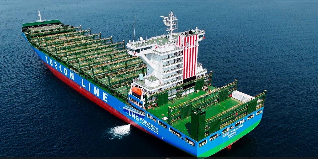 Turkon Line'ın LNG'li konteyner gemisi Hindistan hattında
