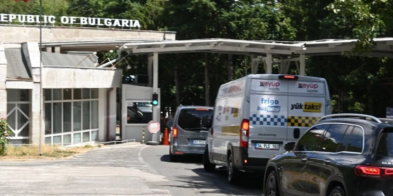 Dereköy Gümrük Kapısı, hafif ticari kargo geçişlerine açıldı