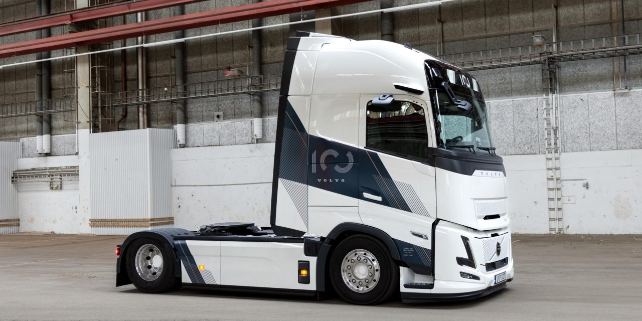 Volvo Trucks, 100. Yılını Özel Seri FH ve FH16 Modelleriyle Kutluyor!