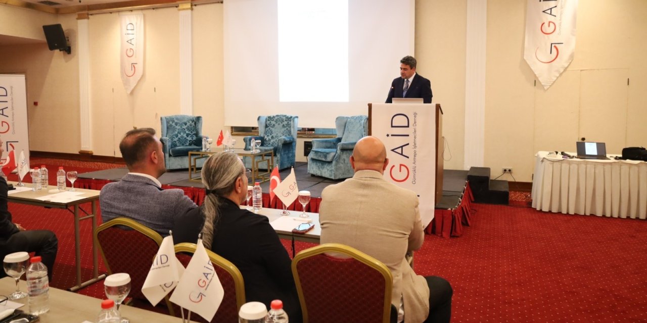 GAİD’in, “Gümrük & Antrepo Mevzuatı Bilgilendirme Paneli”nin ikincisi İzmir’deydi
