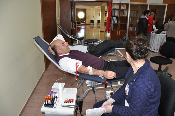 OMSAN çalışanları Kızılay’a kan bağışında bulundu