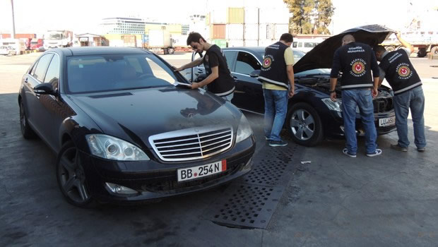 Ölülerin kaçak Mercedes'leri