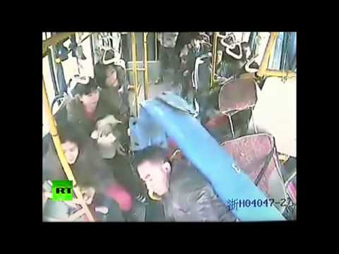 Çin'de inanılmaz trafik kazası