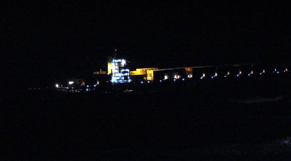 Dev gemi Çanakale‘de karaya oturdu