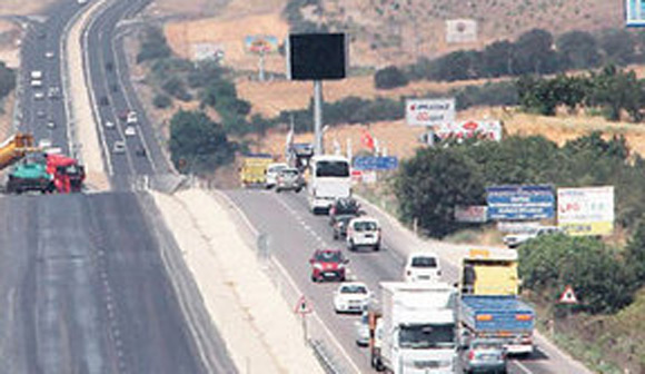 Trafiğin hızını "duble" kesti!