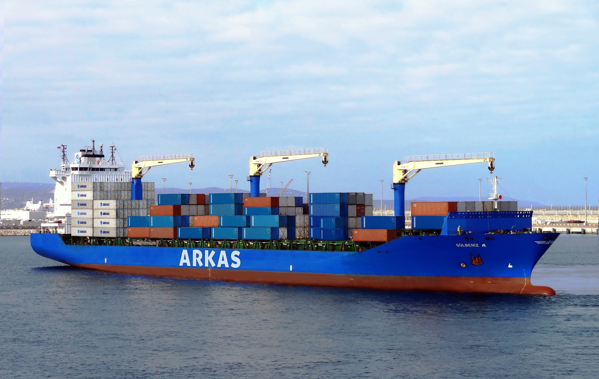 Arkas, Batı Afrika servisini sıklaştırdı