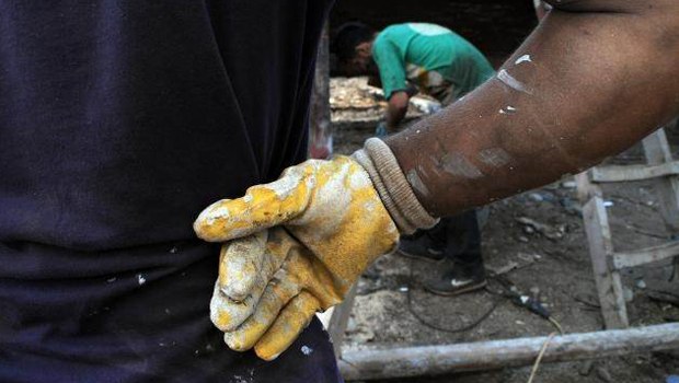 İflasına karar verilen tersanede söküm işlemi başladı