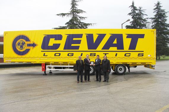 Cevat Nakliyat treylerde Otokar dedi