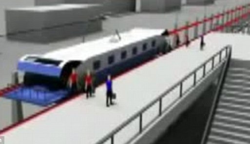 Bu tren durmadan, yolcu alıp indirebiliyor