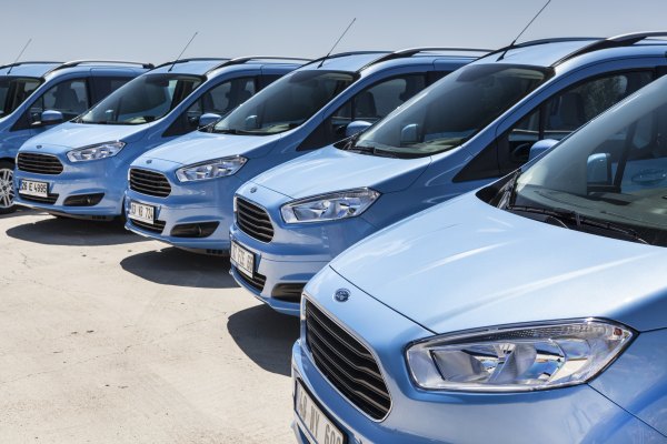 Courier pazara tepeden girdi