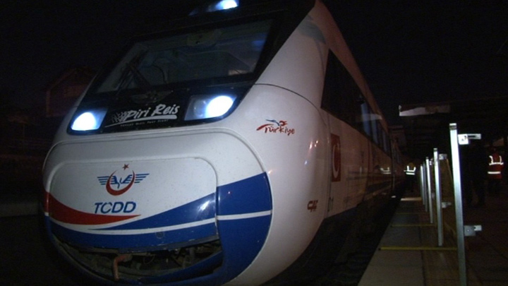 Ankara-İstanbul arası 3.5 saate iniyor