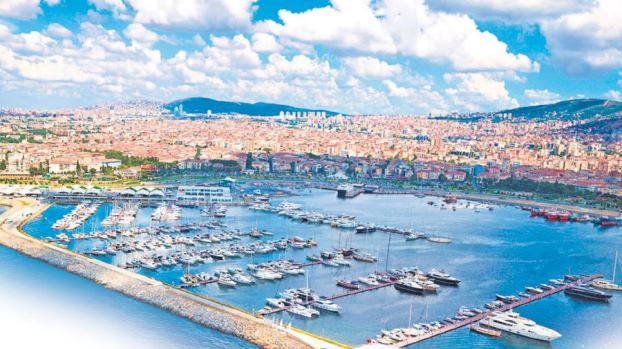 Koç yatını Ülker'in limanına bağlıyor