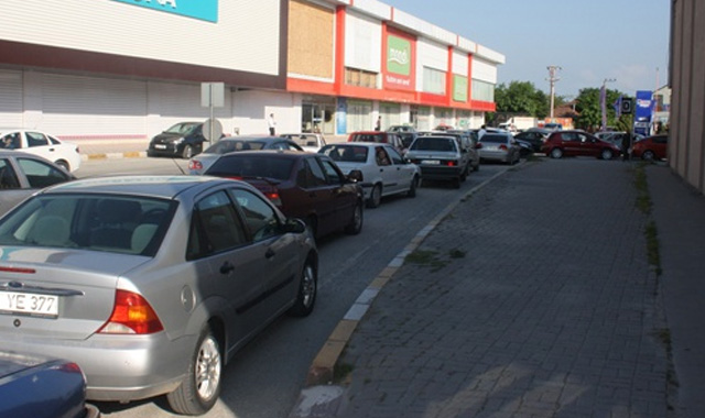 1,9 TL'lik LPG için uzun kuyruklar oluştu